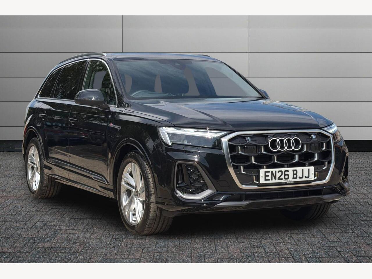 Main listing image - Audi Q7