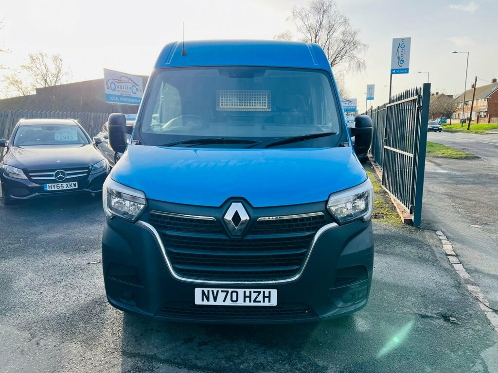 Main listing image - Renault Master