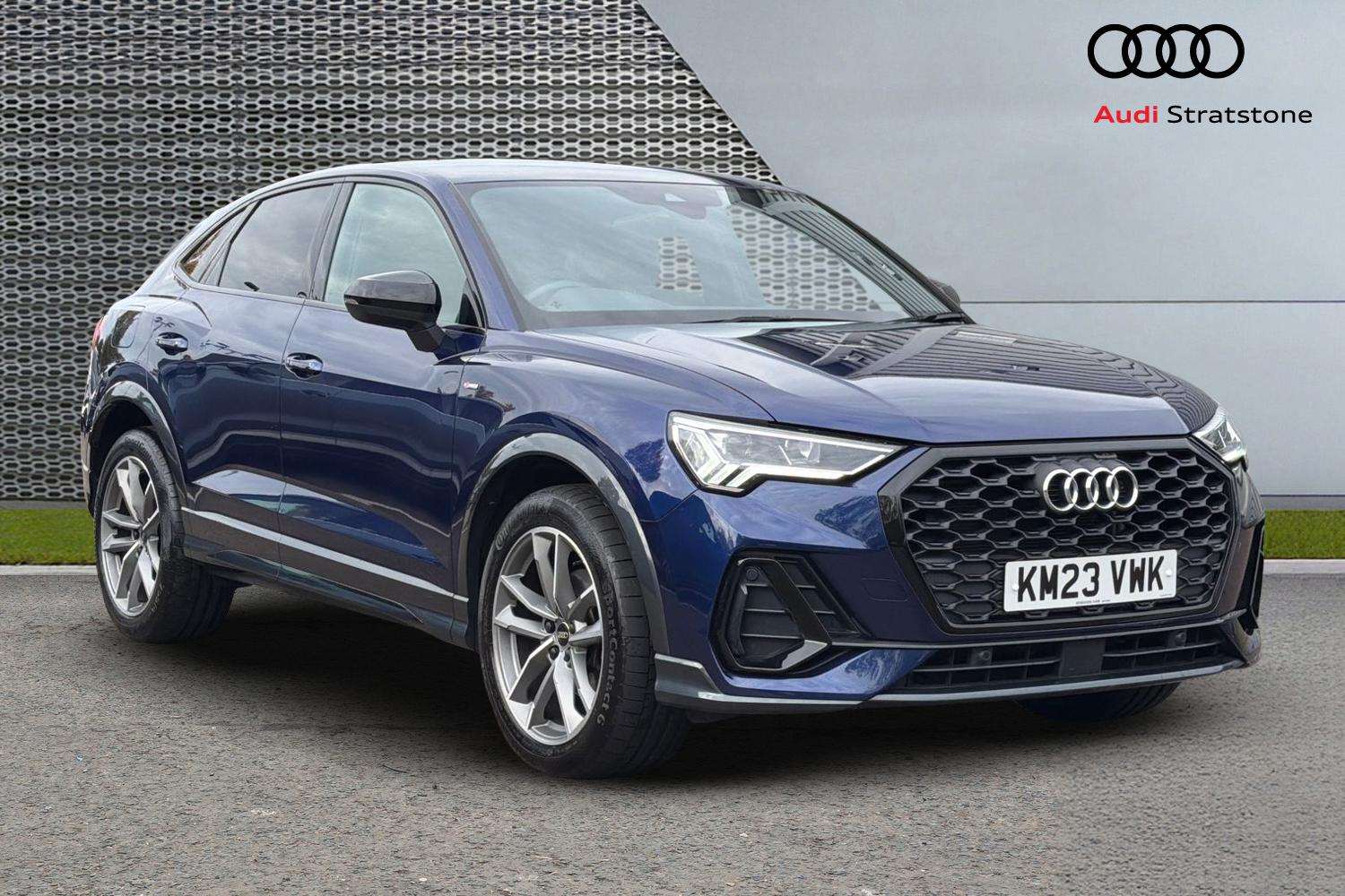 Main listing image - Audi Q3