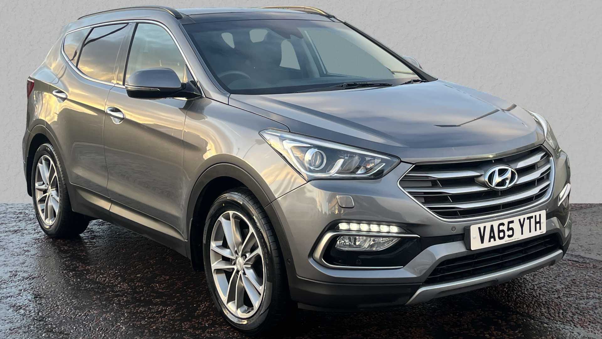 Main listing image - Hyundai Santa Fe