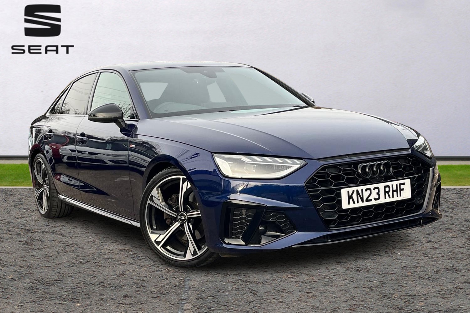 Main listing image - Audi A4