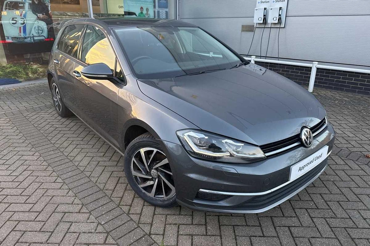 Main listing image - Volkswagen Golf