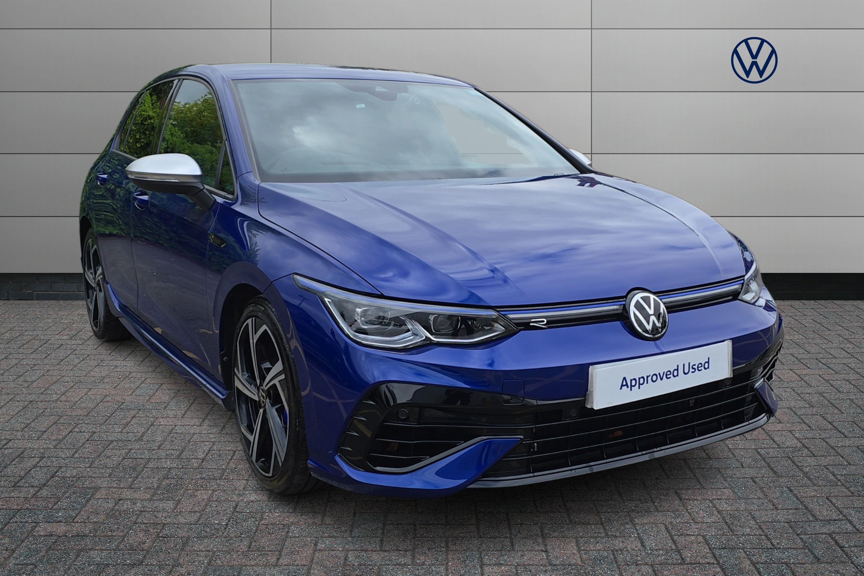 Main listing image - Volkswagen Golf R