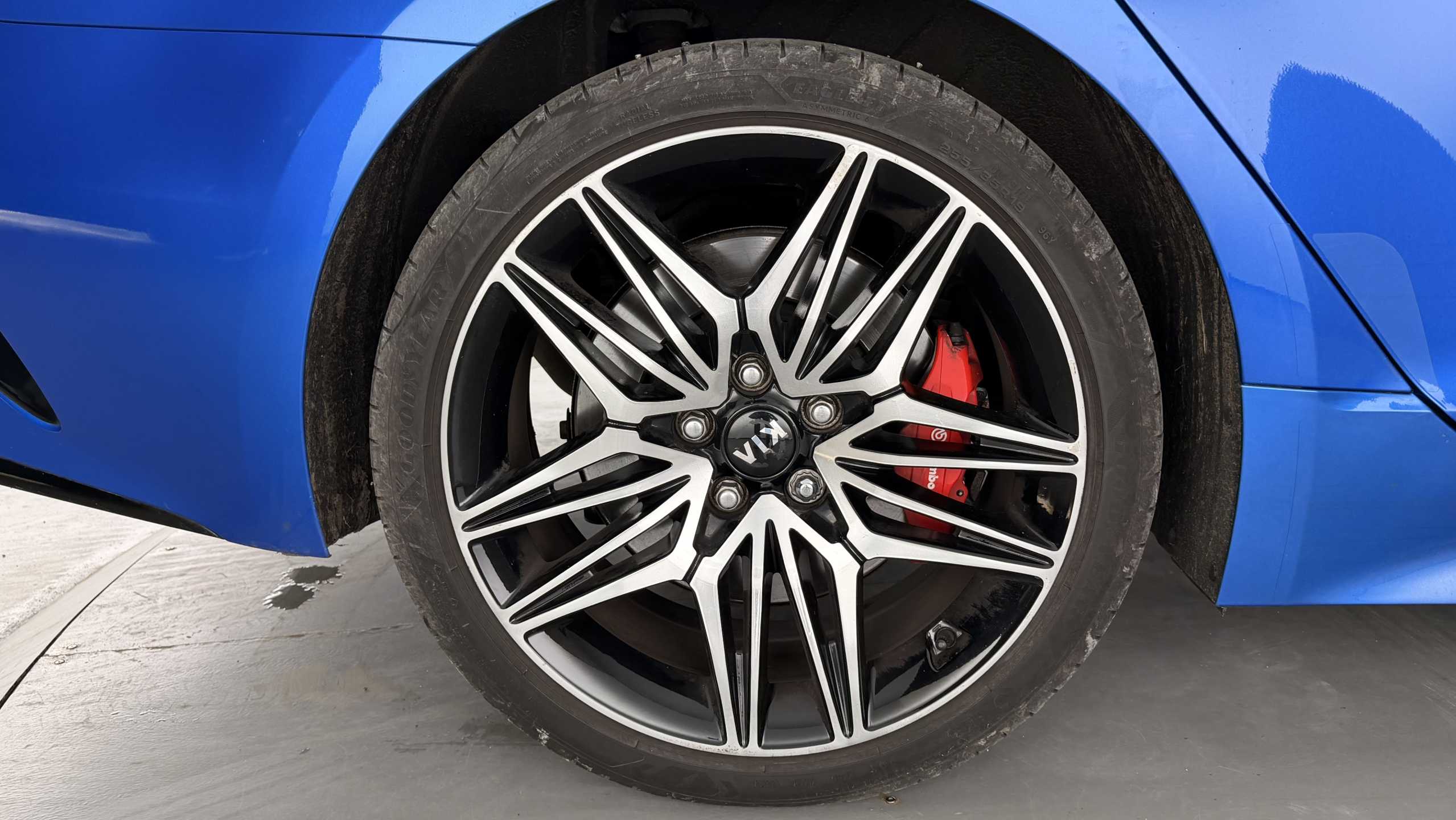 Main listing image - Kia Stinger