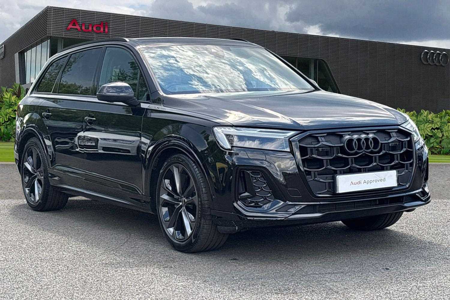 Main listing image - Audi Q7