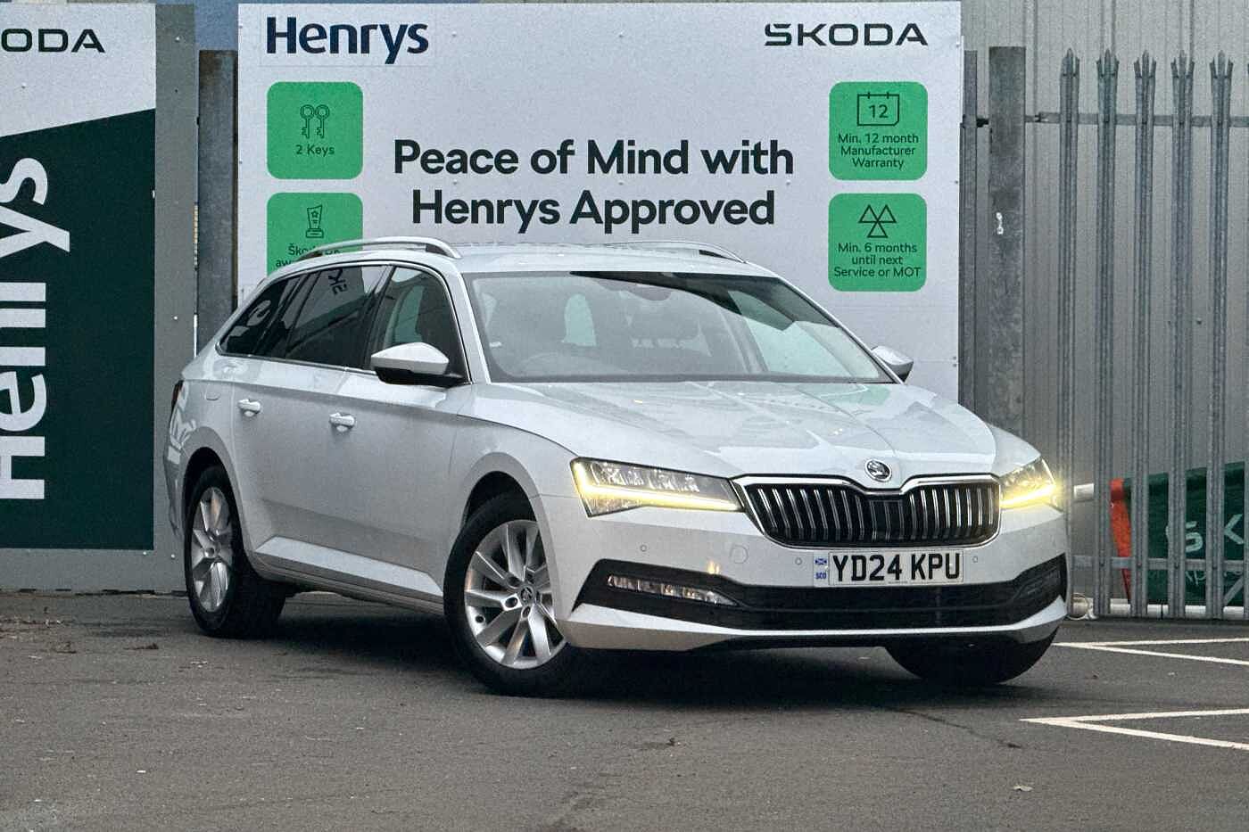 Main listing image - Skoda Superb Estate