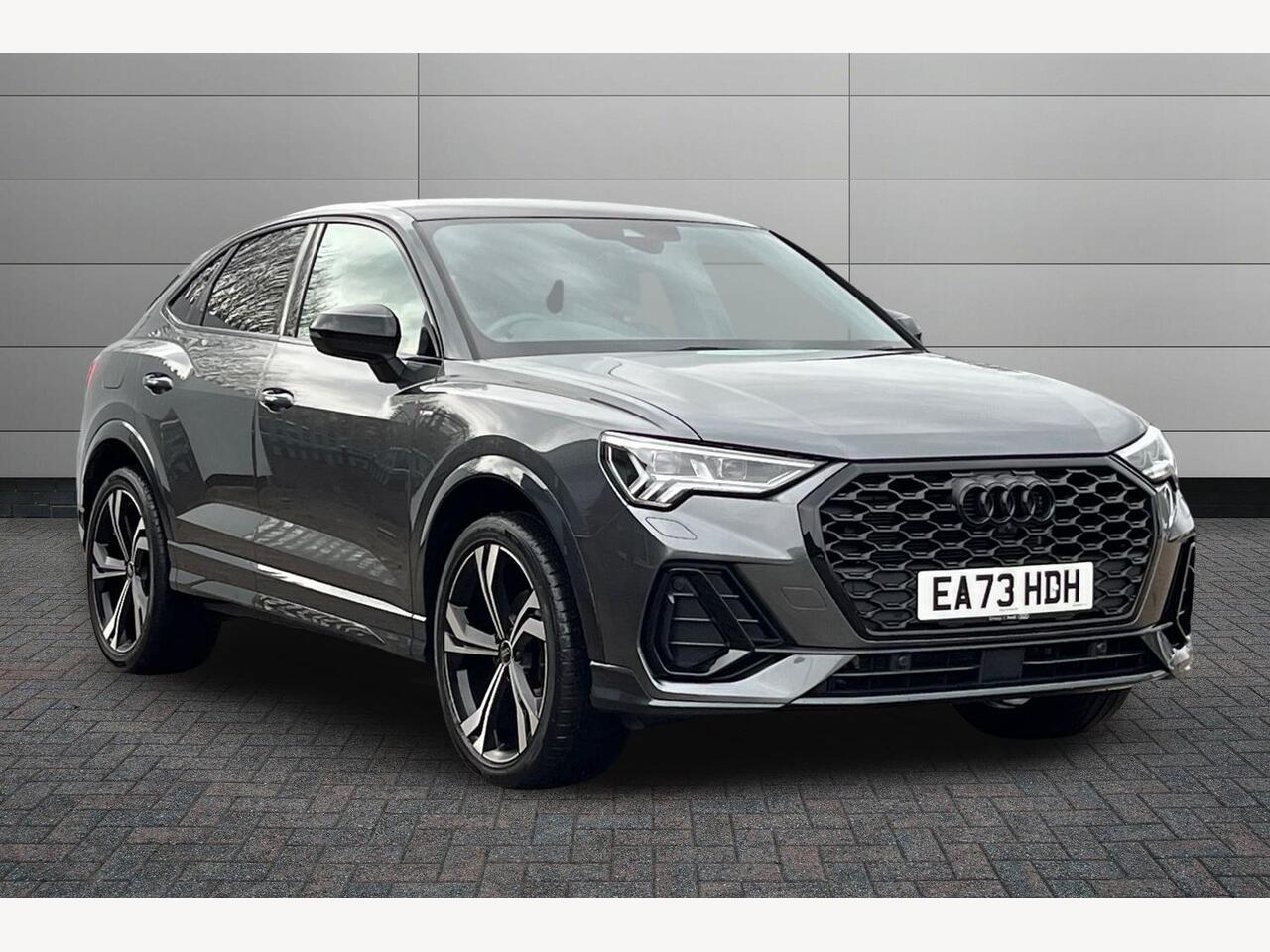 Main listing image - Audi Q3