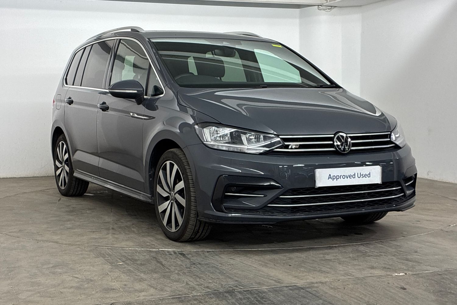 Main listing image - Volkswagen Touran