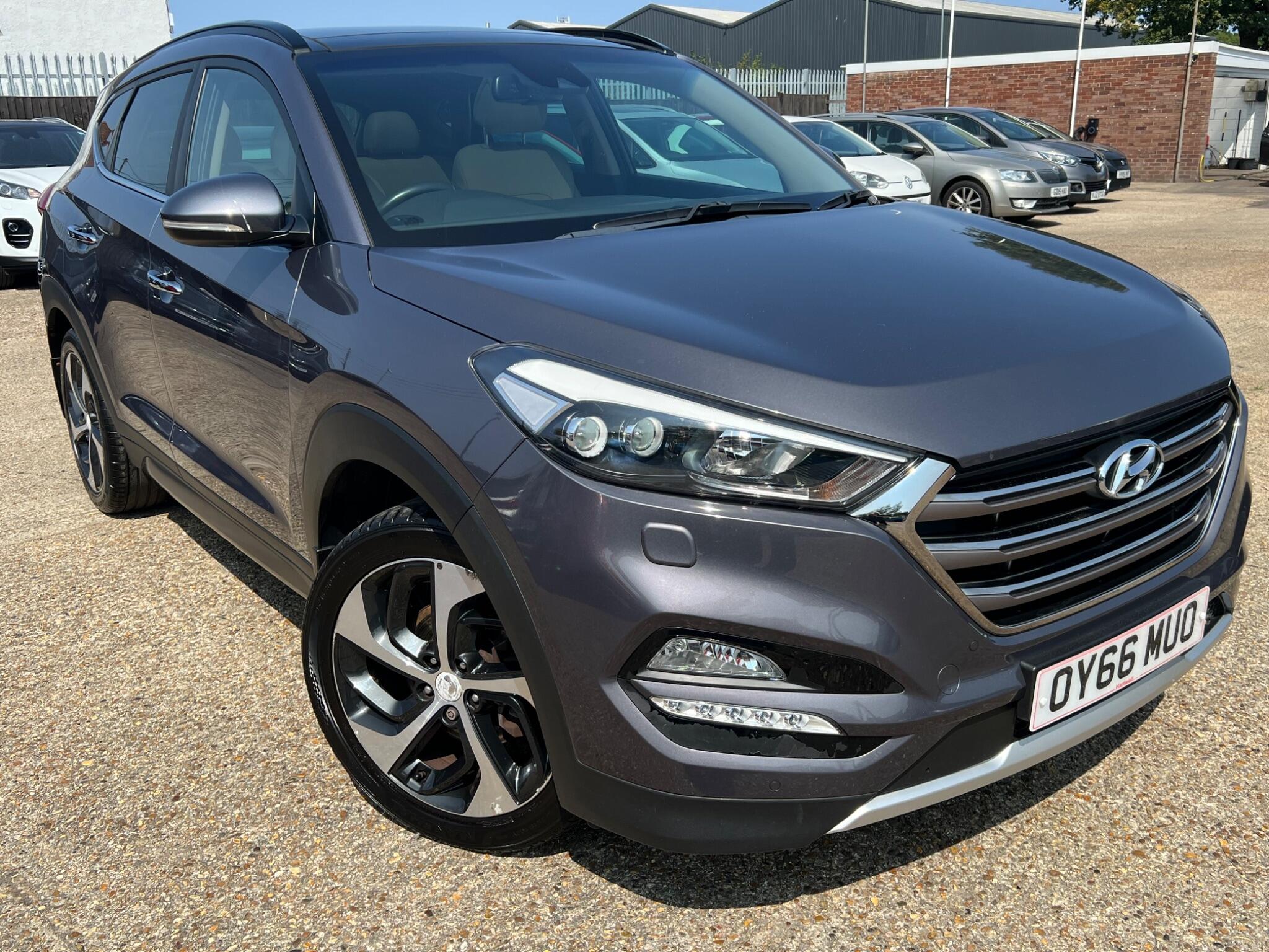 Main listing image - Hyundai Tucson