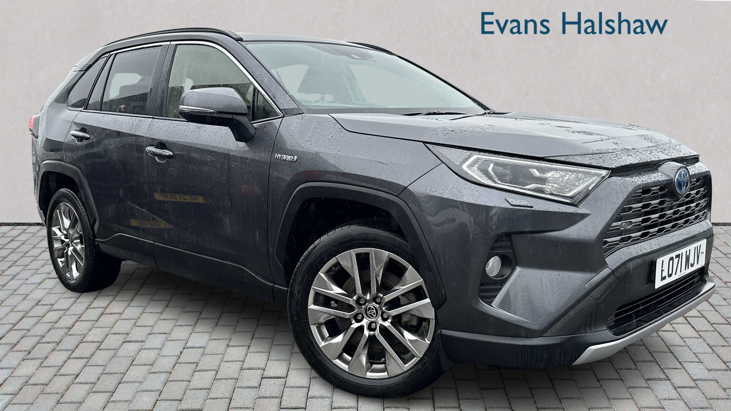 Main listing image - Toyota RAV4
