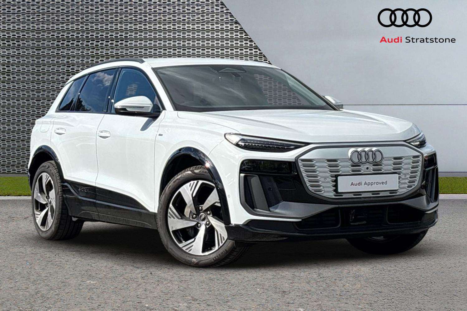 Main listing image - Audi Q6 e-tron