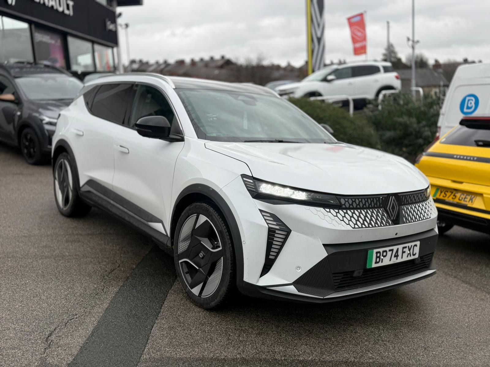 Main listing image - Renault Scenic