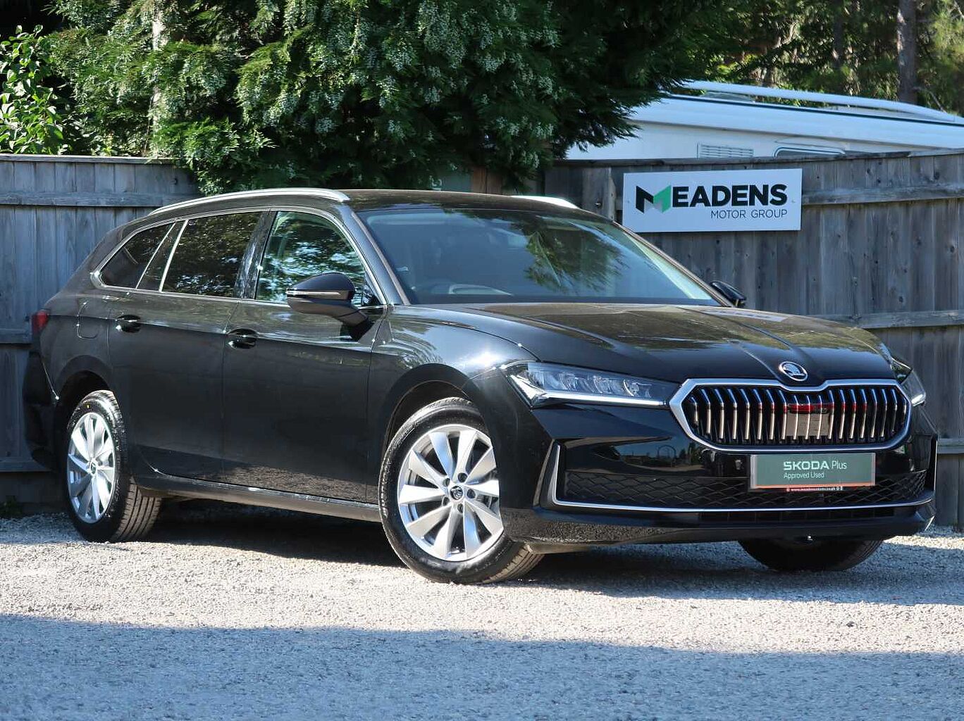 Main listing image - Skoda Superb Estate