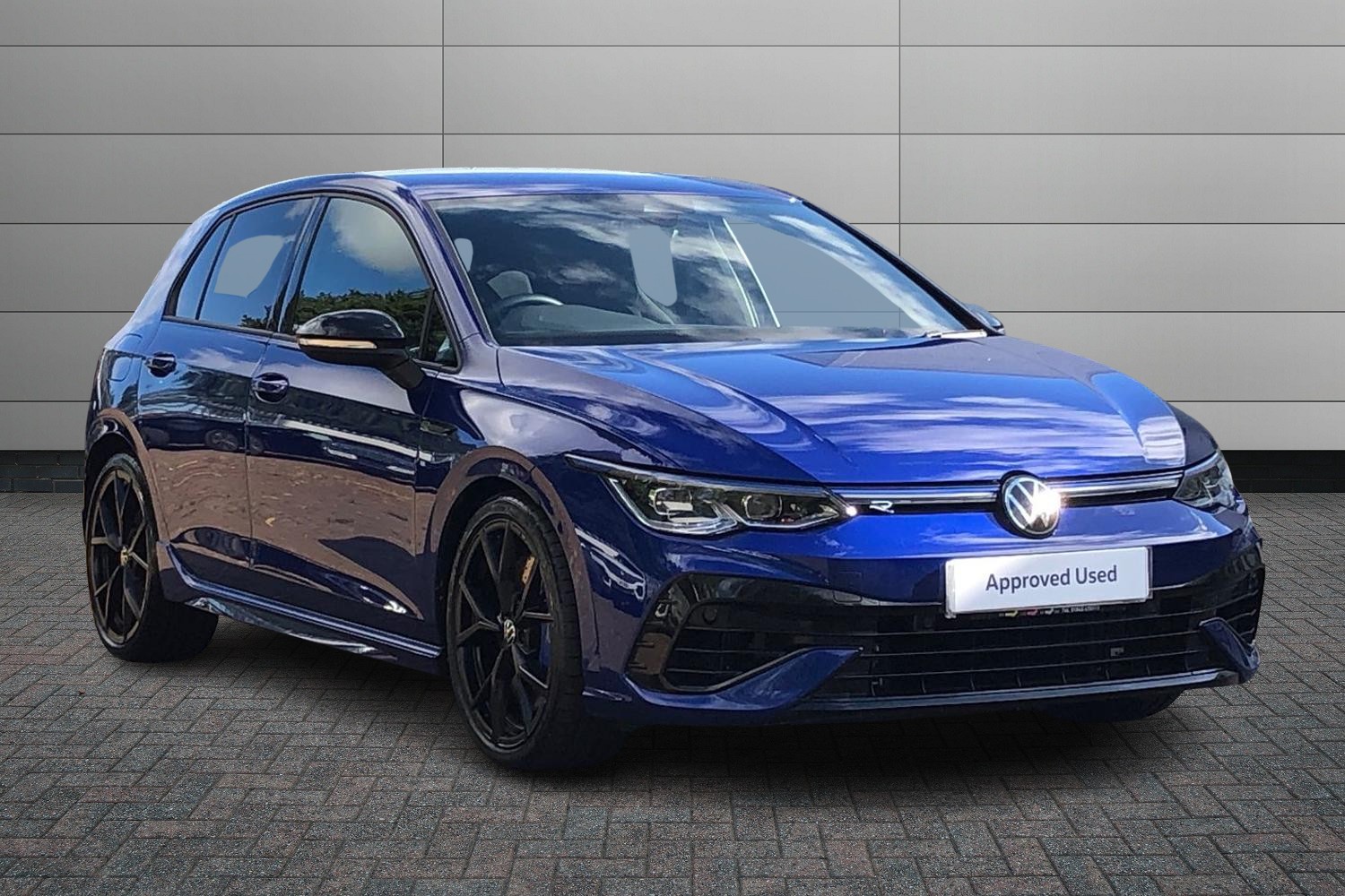 Main listing image - Volkswagen Golf R