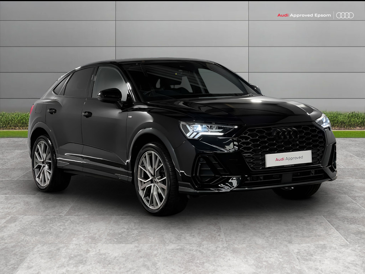 Main listing image - Audi Q3