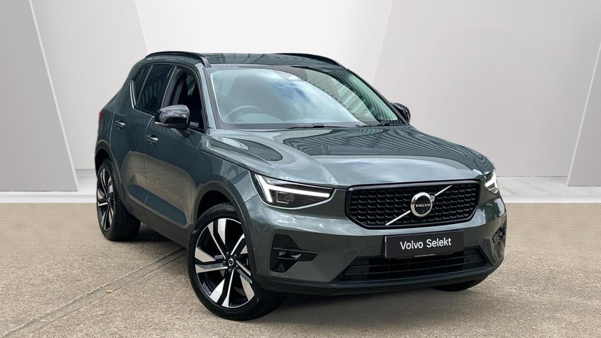 Main listing image - Volvo XC40