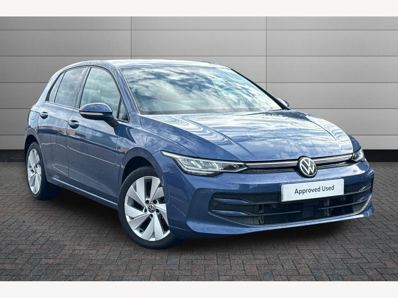 Main listing image - Volkswagen Golf