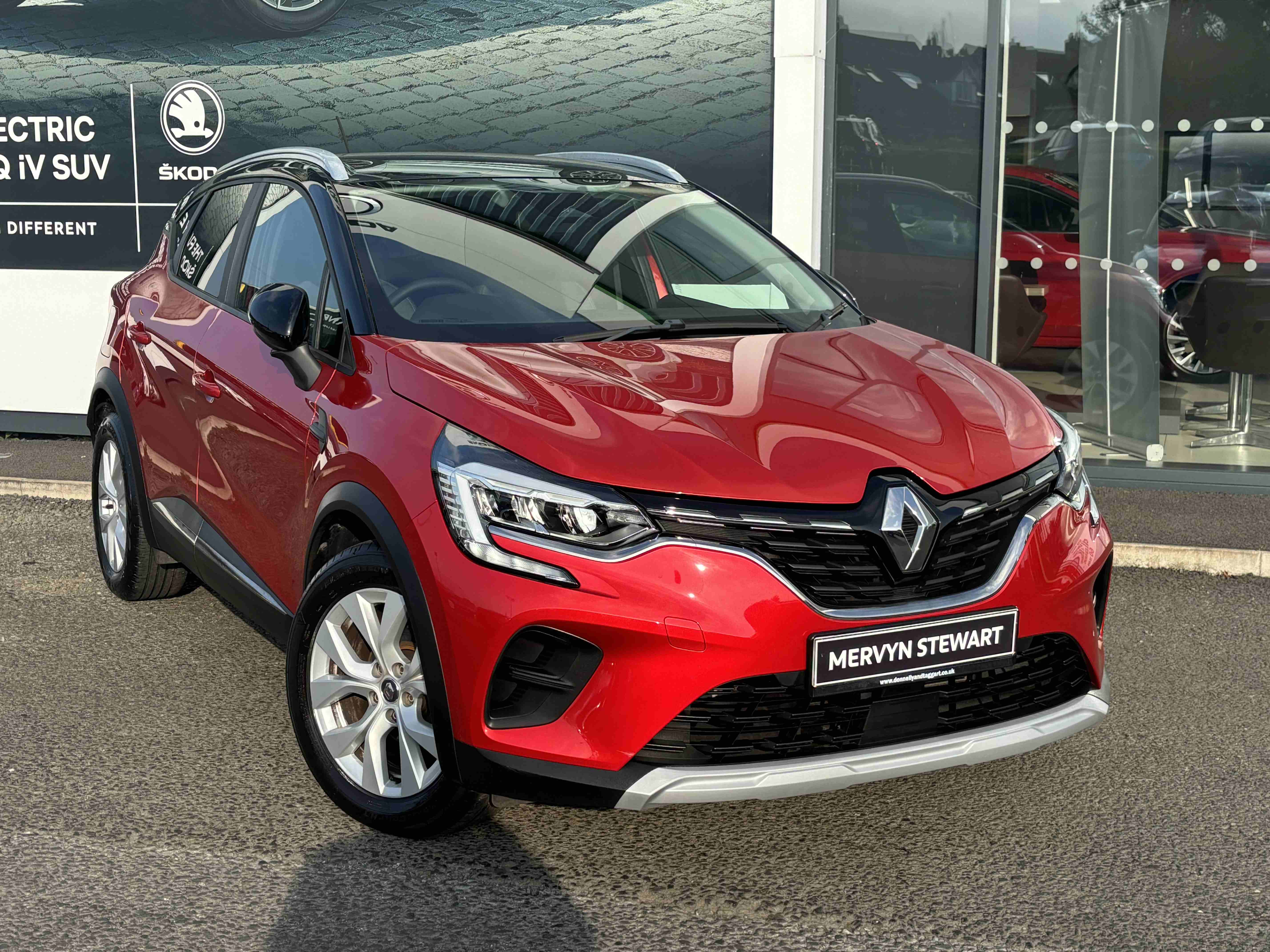 Main listing image - Renault Captur