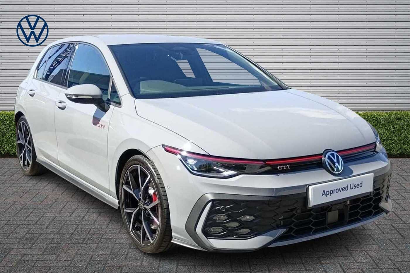 Main listing image - Volkswagen Golf