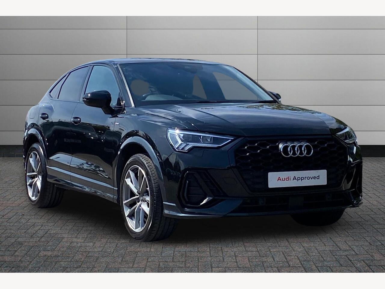 Main listing image - Audi Q3