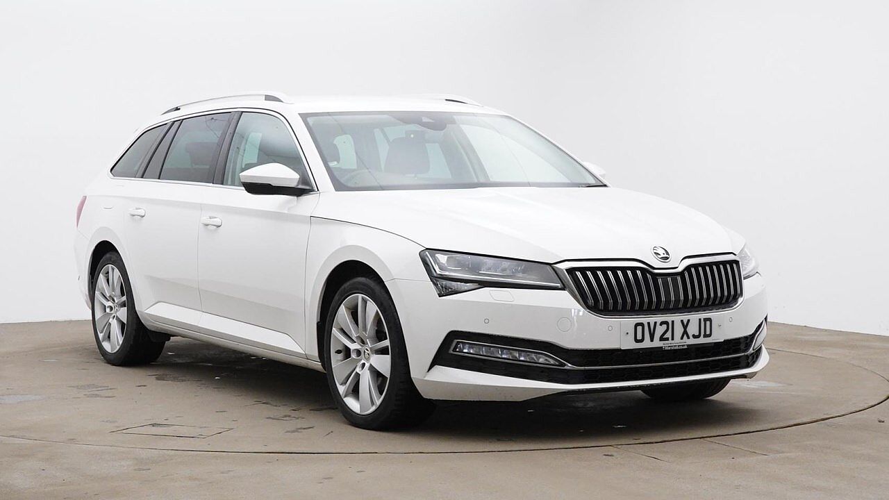 Main listing image - Skoda Superb Estate