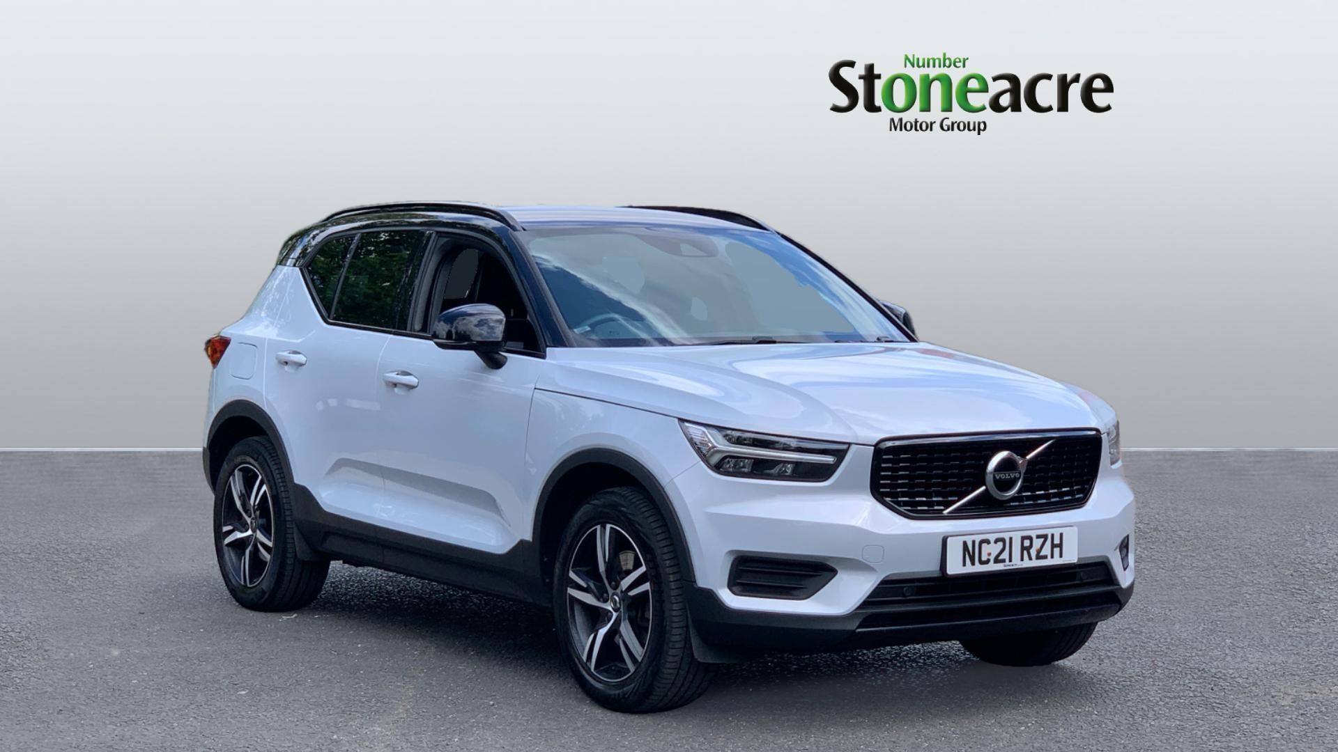 Main listing image - Volvo XC40