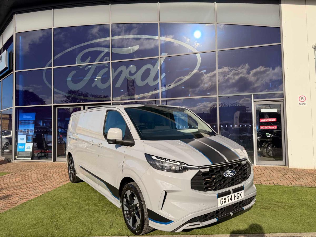 Main listing image - Ford Transit Custom