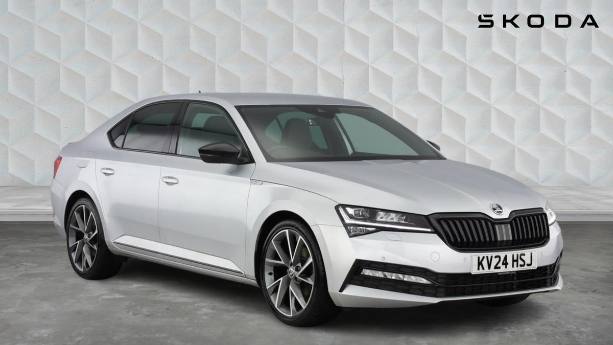 Main listing image - Skoda Superb