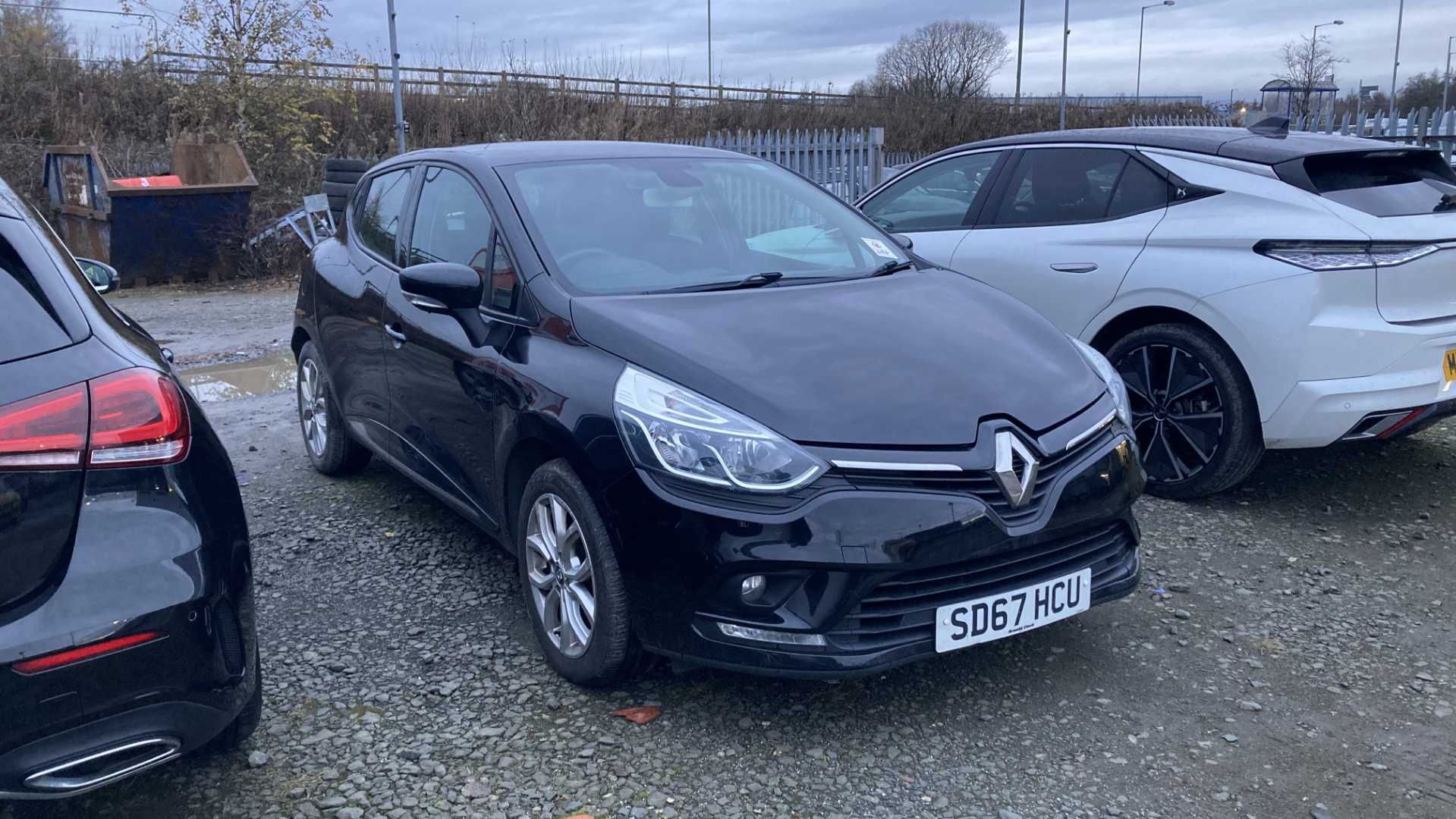 Main listing image - Renault Clio