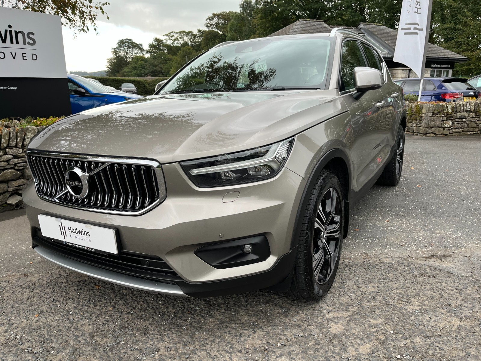 Main listing image - Volvo XC40
