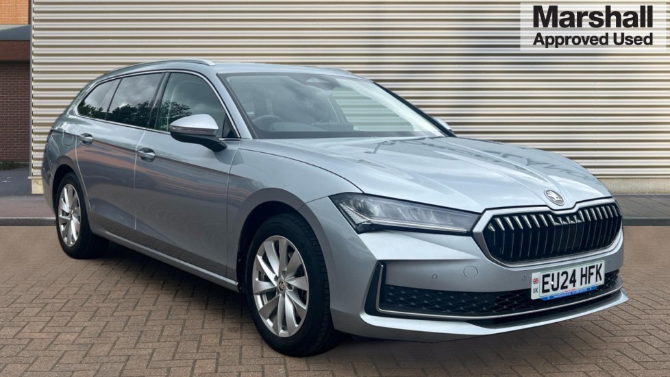 Main listing image - Skoda Superb Estate