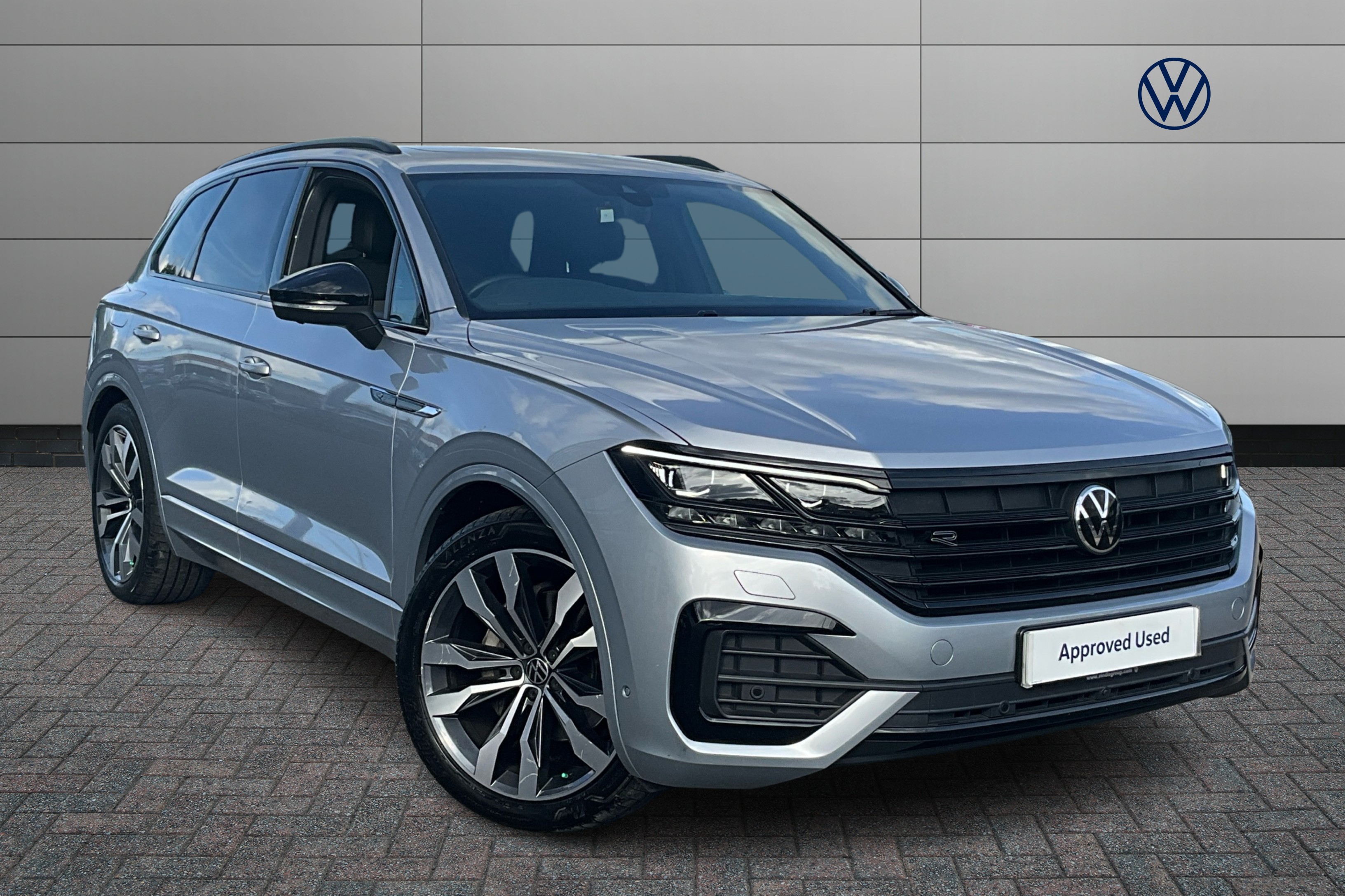 Main listing image - Volkswagen Touareg