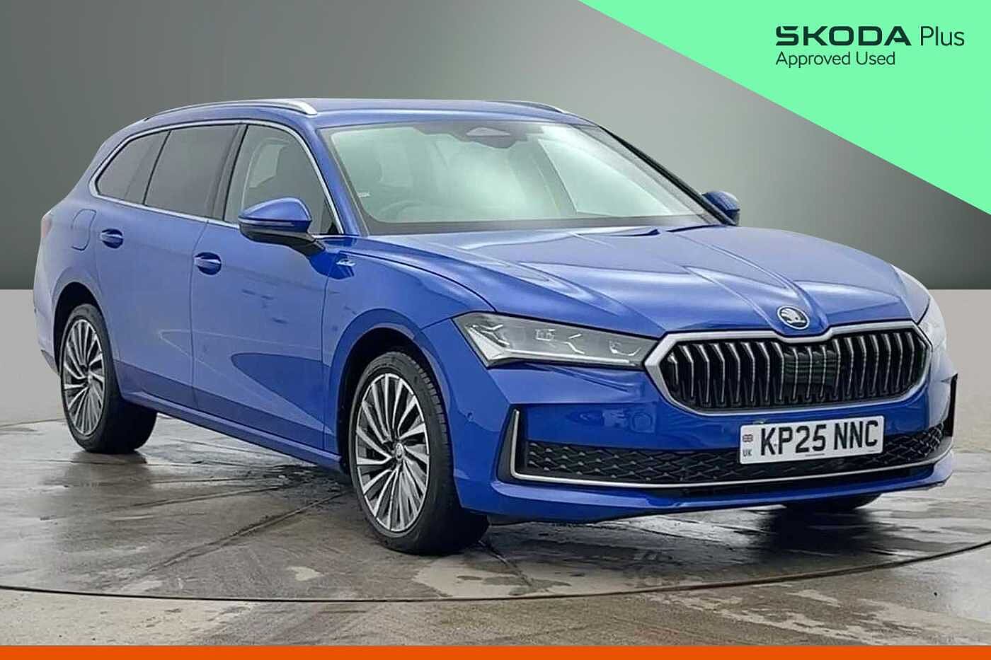 Main listing image - Skoda Superb Estate