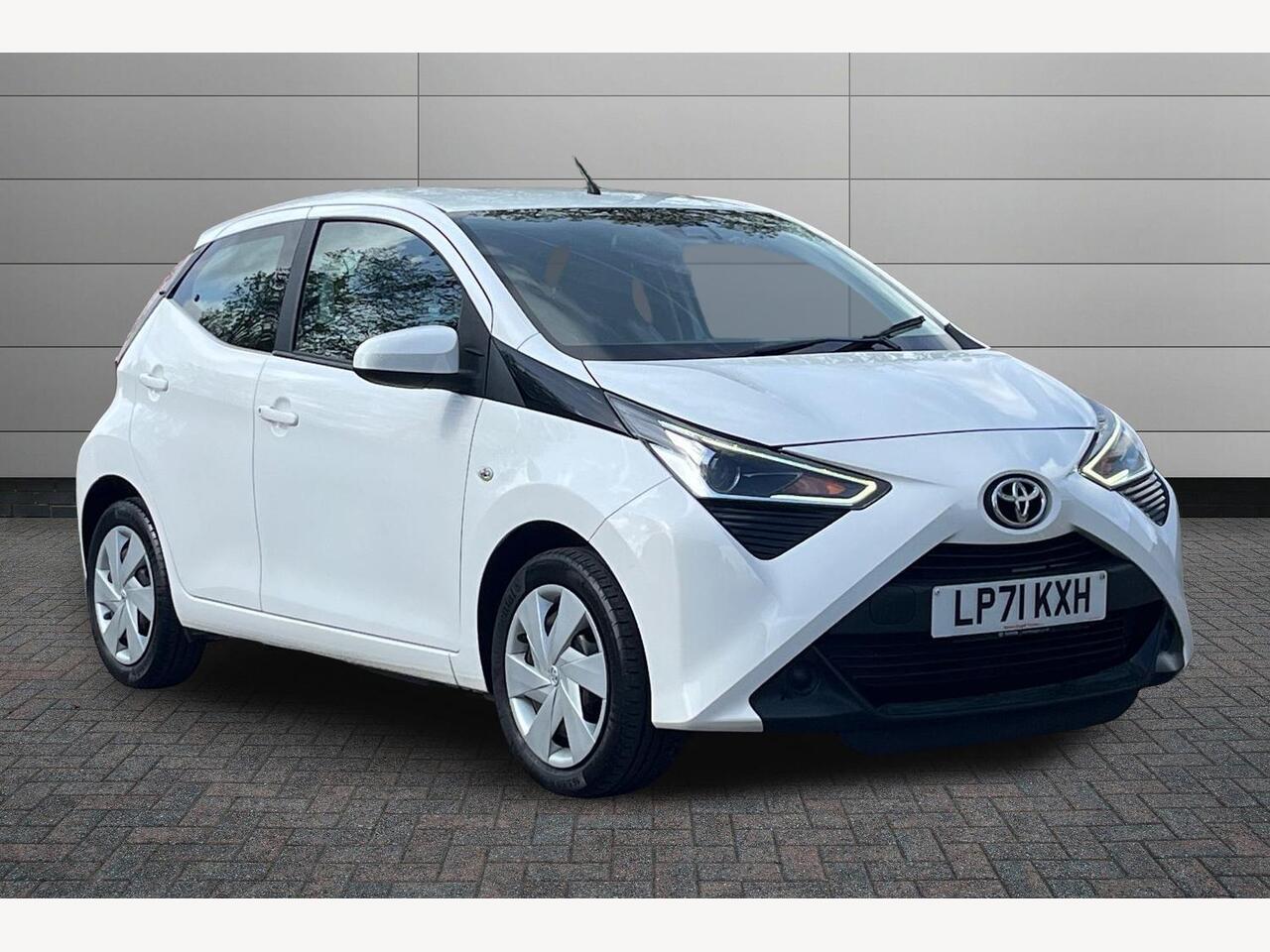 Main listing image - Toyota Aygo