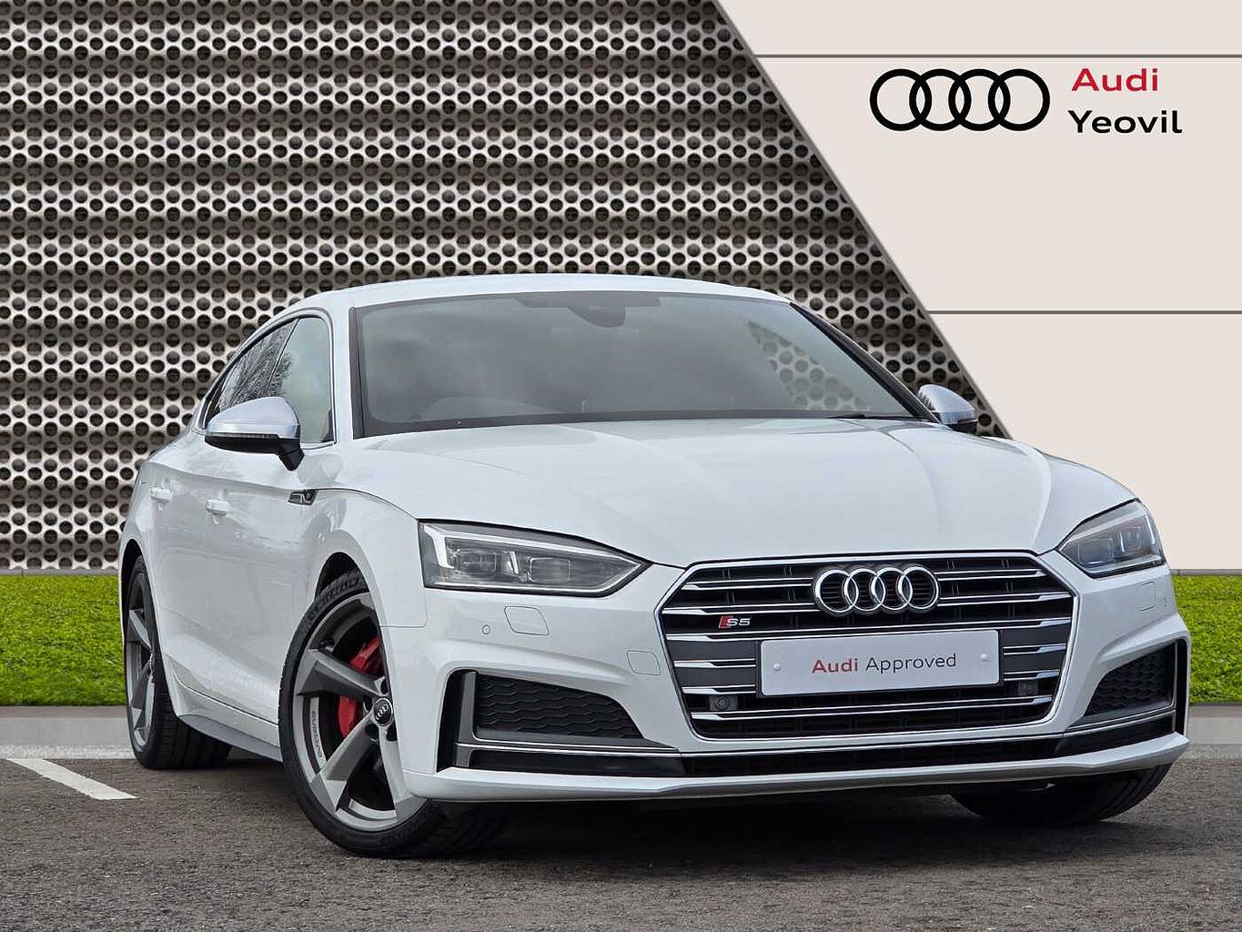 Main listing image - Audi S5