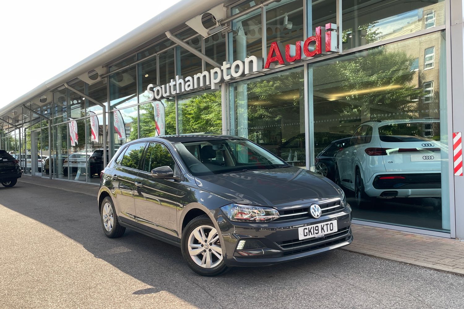 Main listing image - Volkswagen Polo