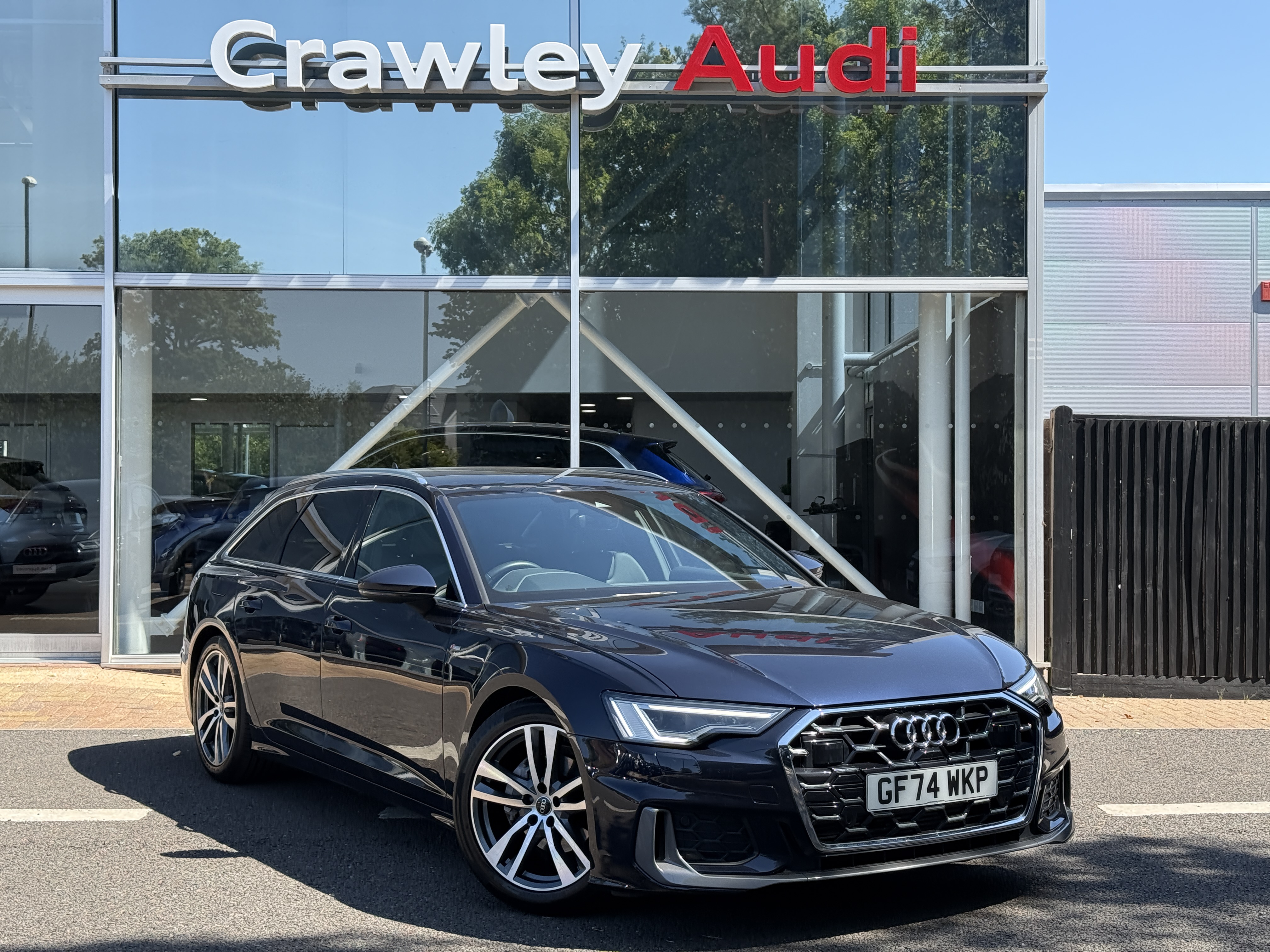 Main listing image - Audi A6