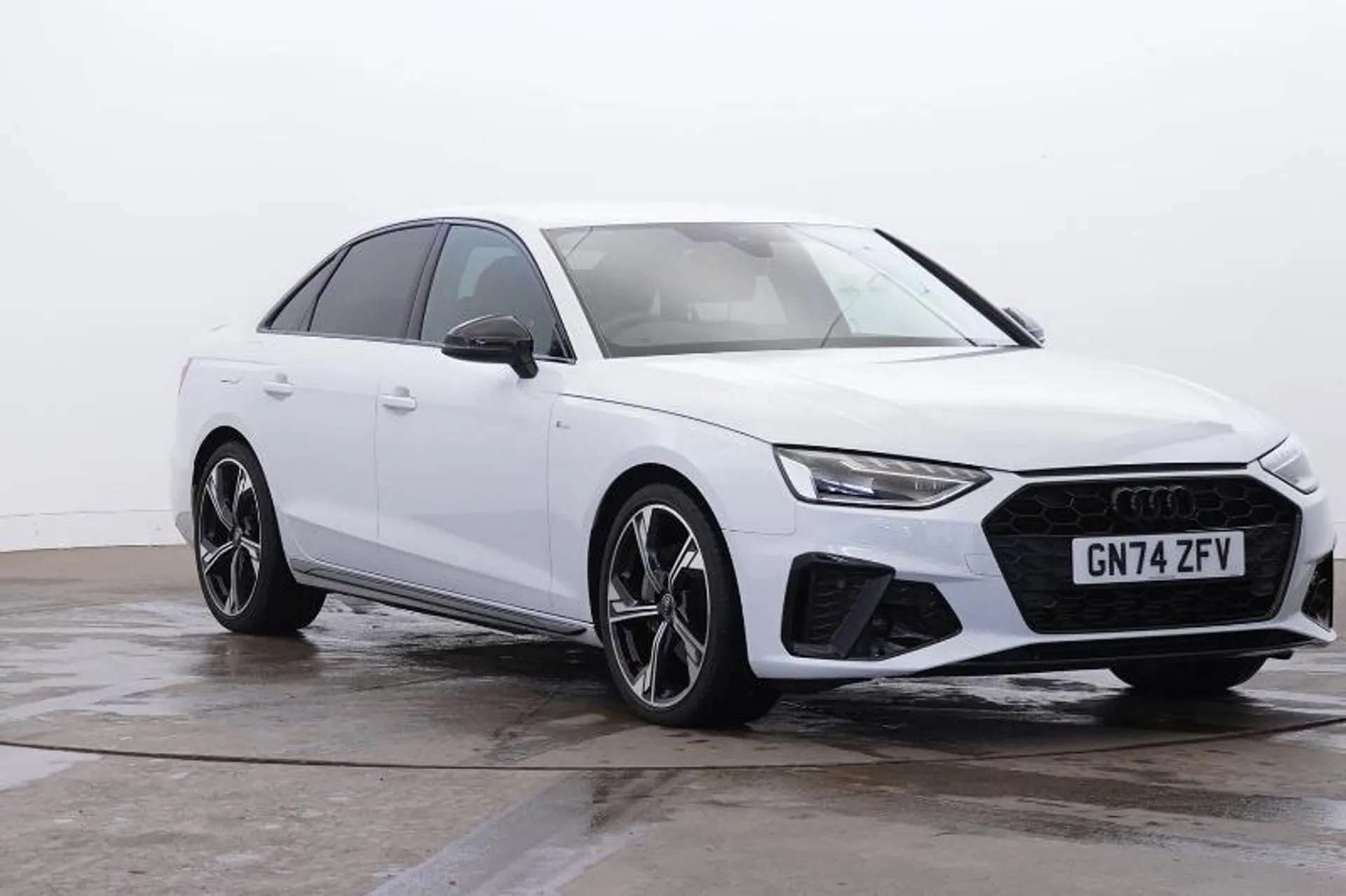 Main listing image - Audi A4