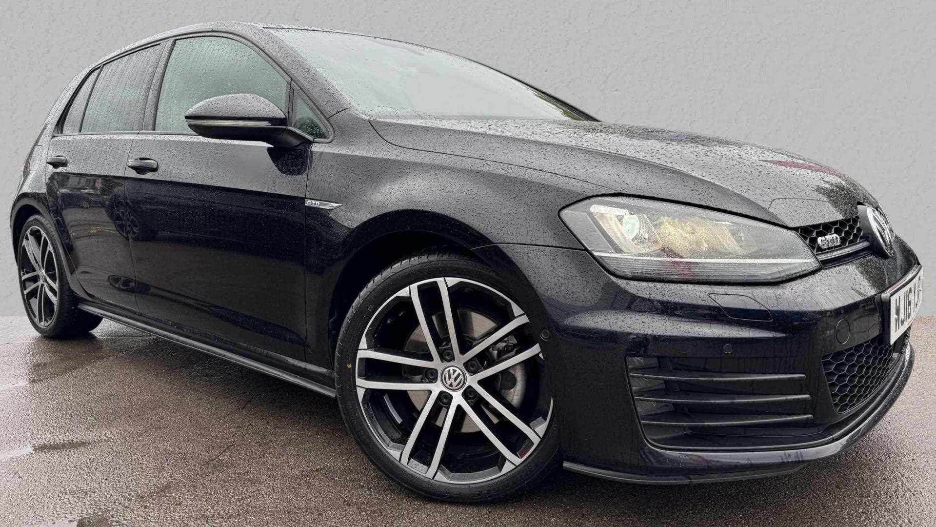 Main listing image - Volkswagen Golf