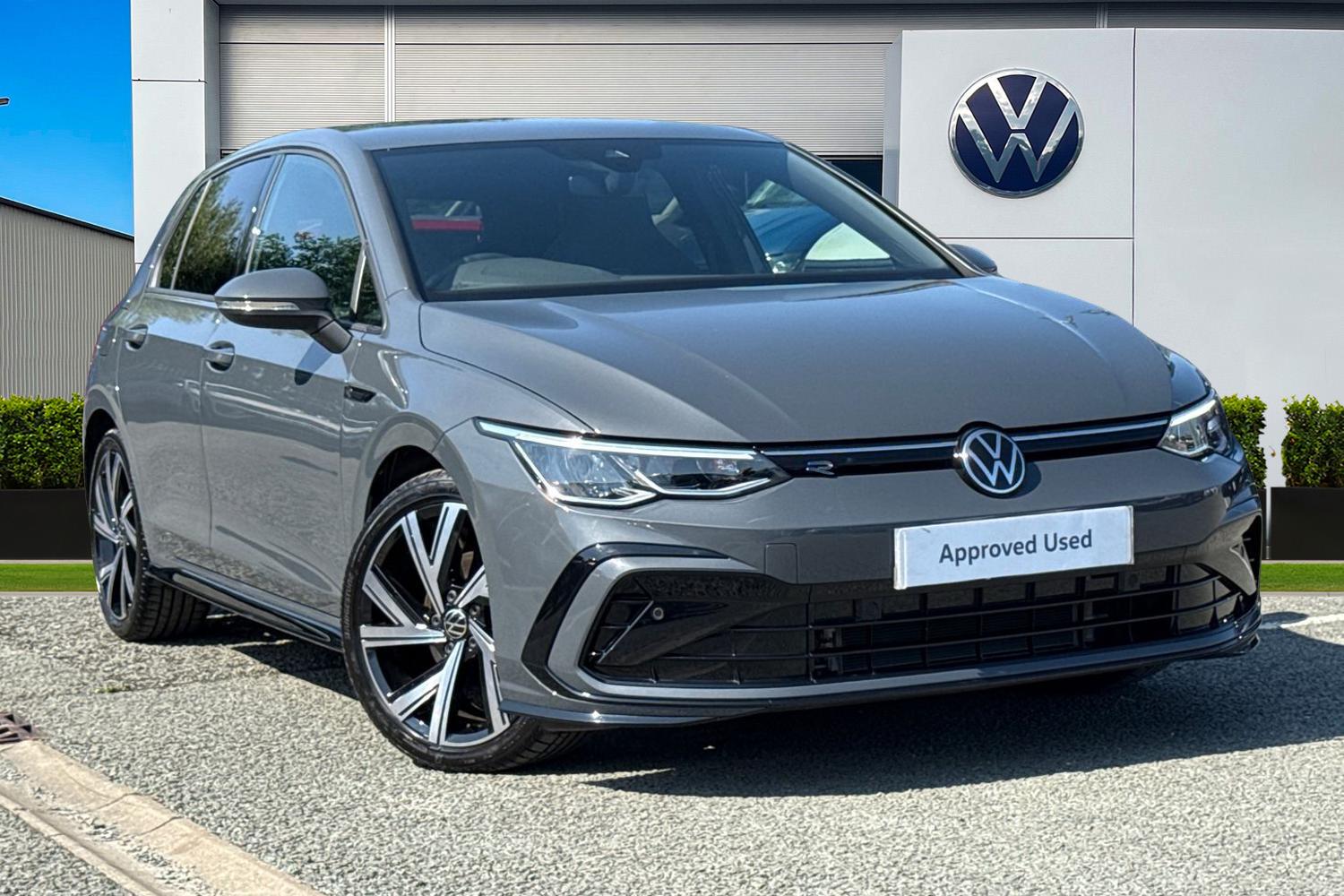 Main listing image - Volkswagen Golf