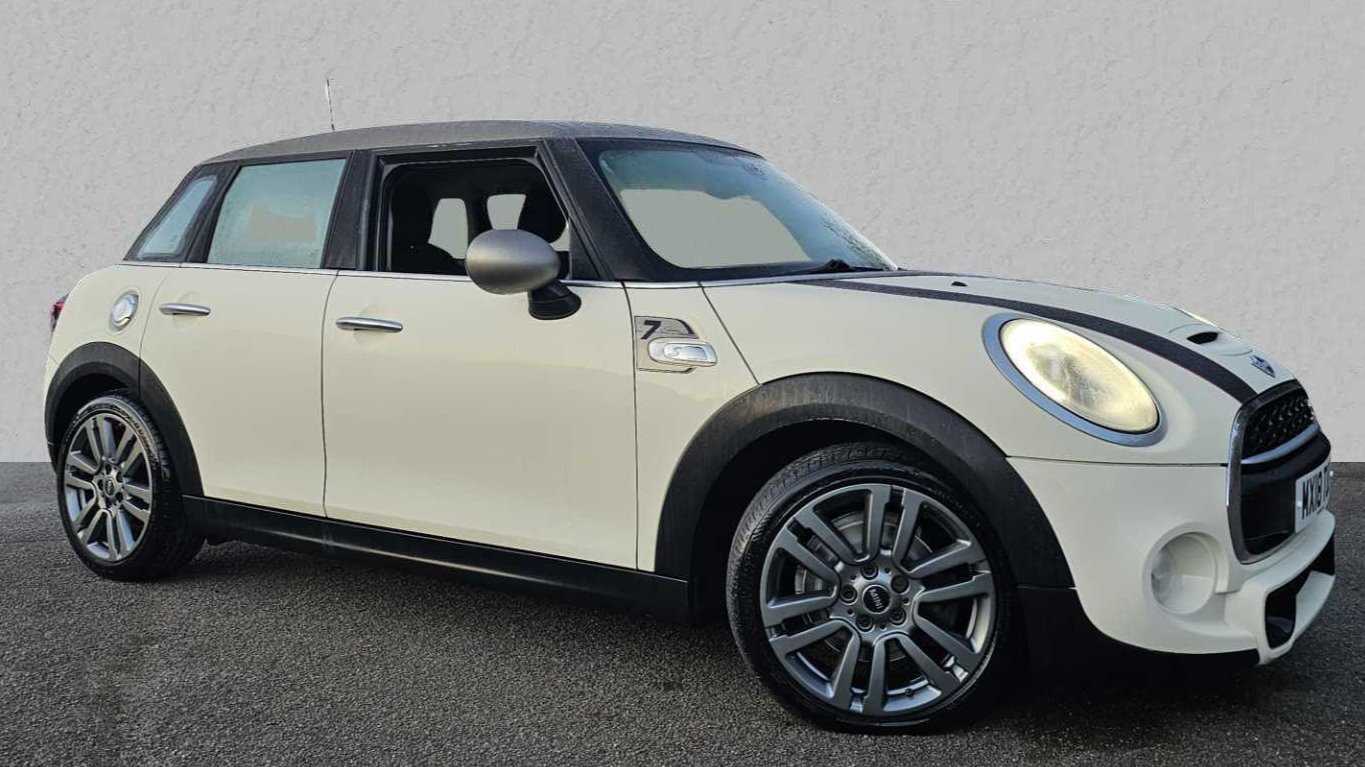 Main listing image - MINI Hatchback 5dr