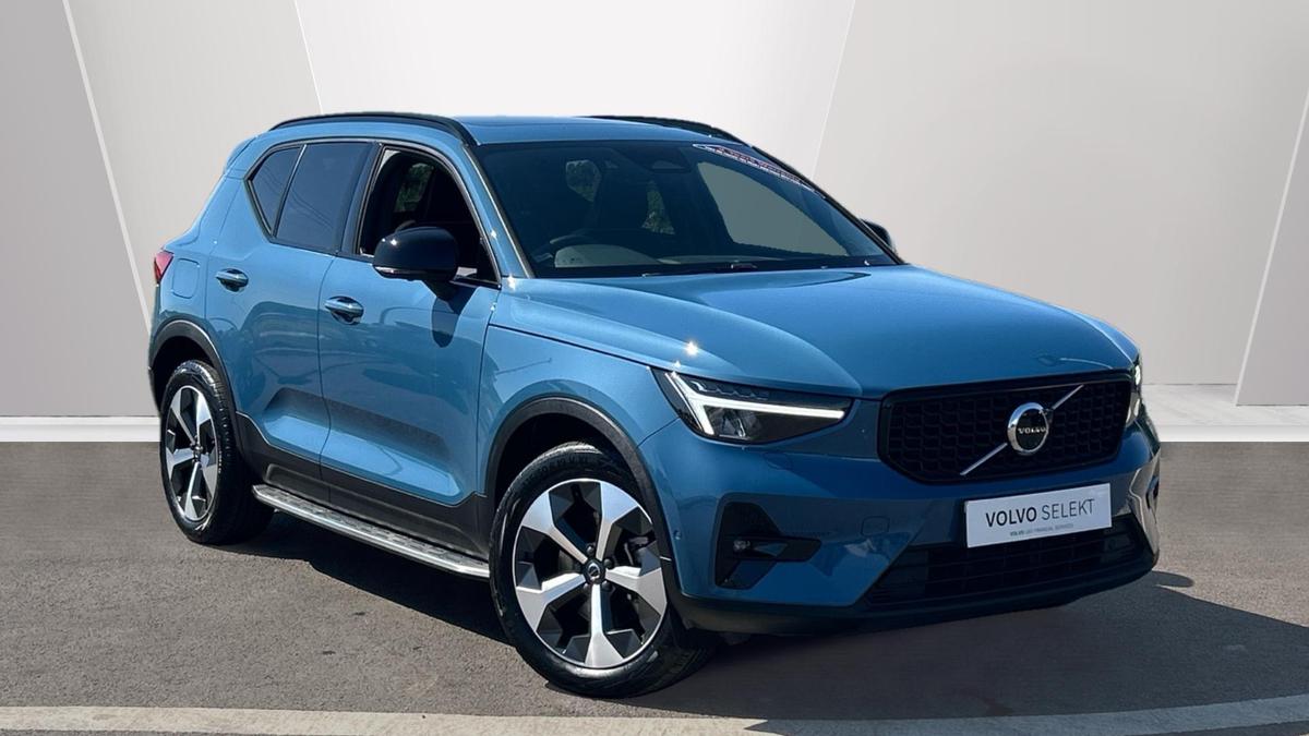Main listing image - Volvo XC40