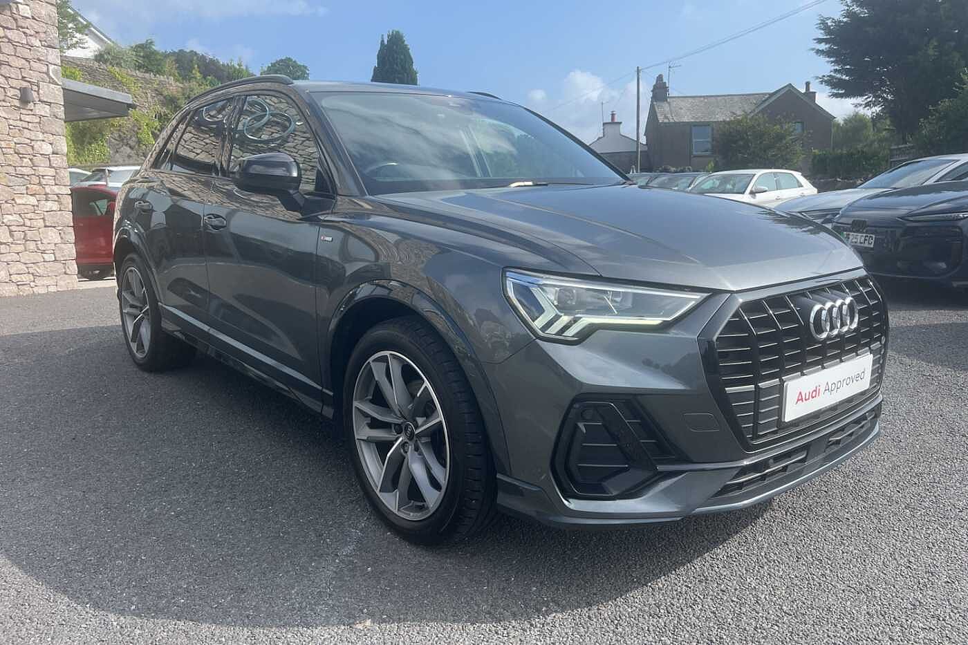 Main listing image - Audi Q3