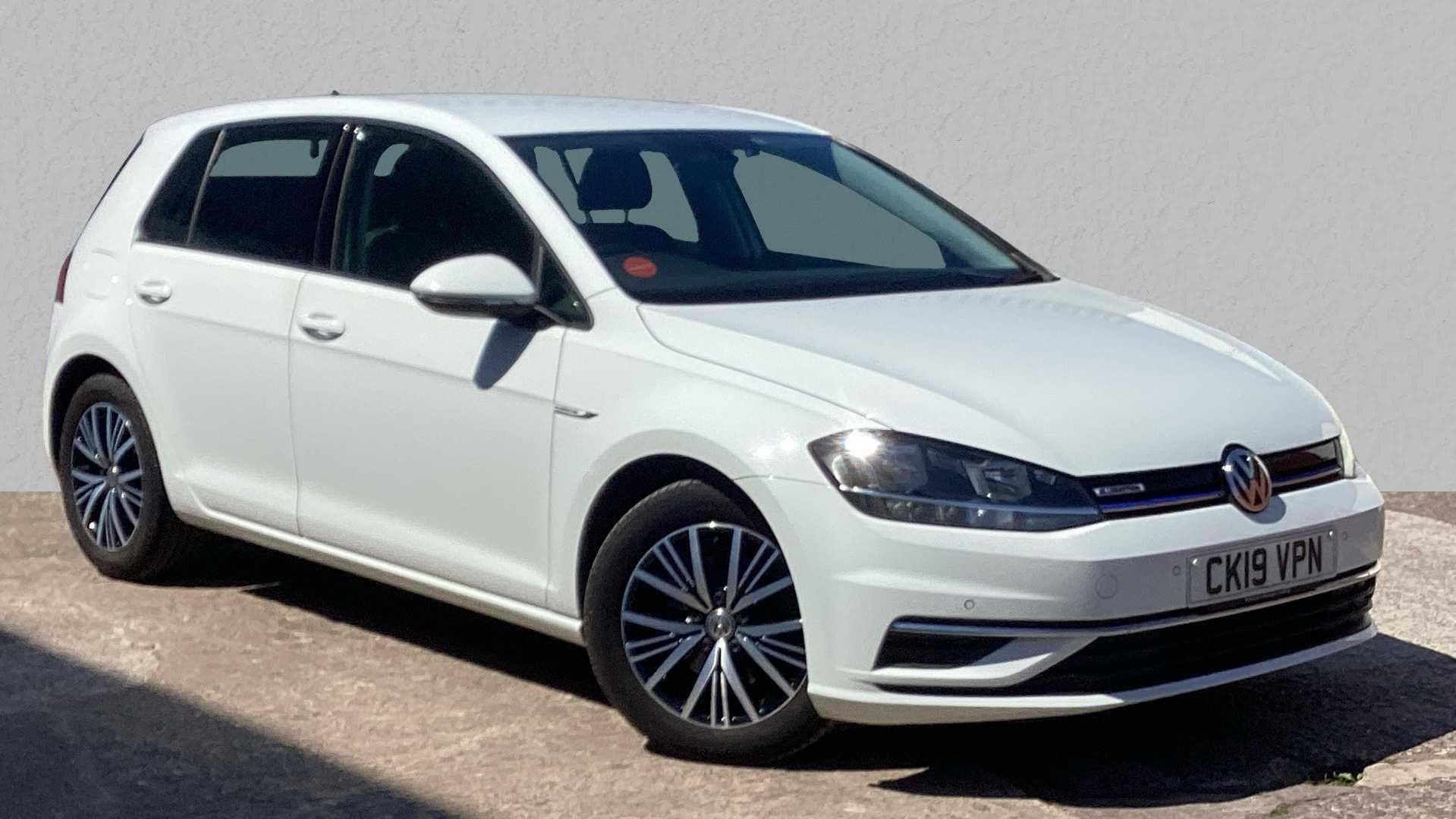 Main listing image - Volkswagen Golf