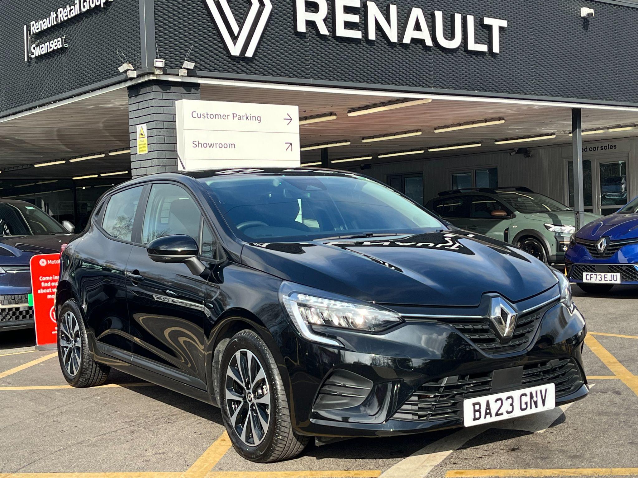 Main listing image - Renault Clio