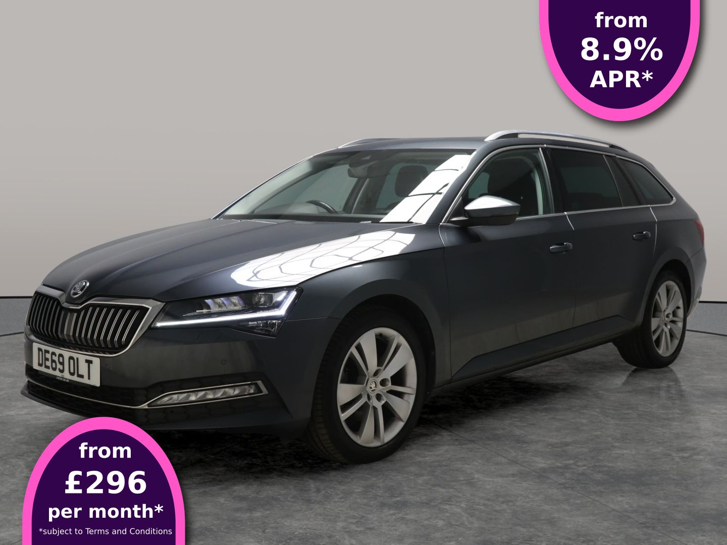 Main listing image - Skoda Superb Estate