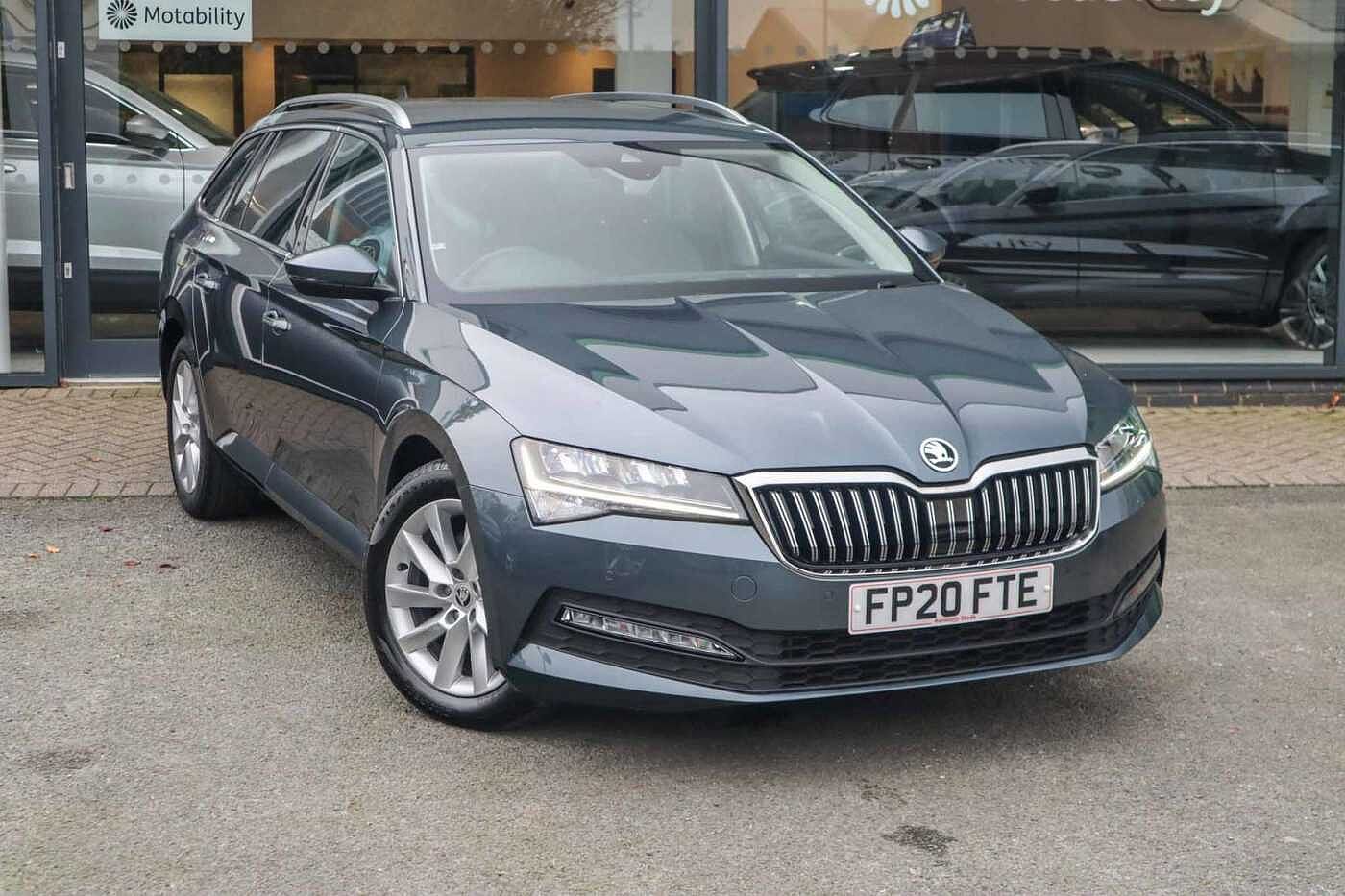 Main listing image - Skoda Superb Estate