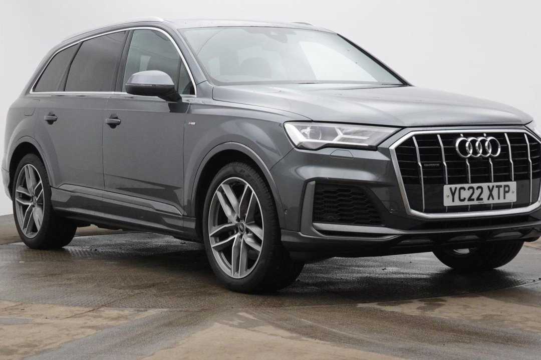 Main listing image - Audi Q7