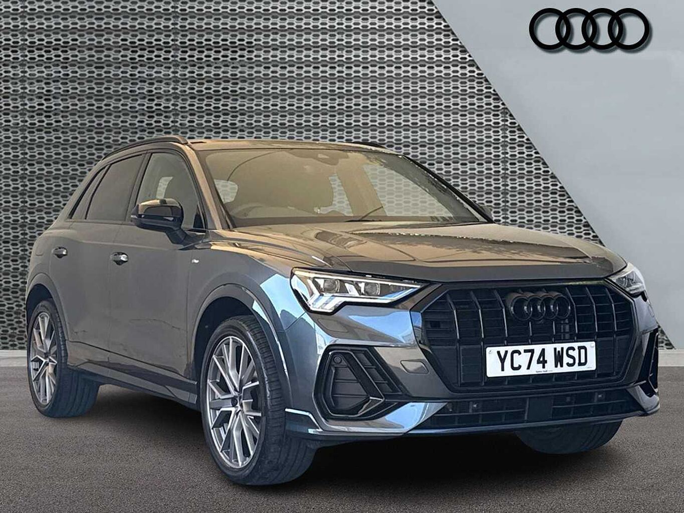 Main listing image - Audi Q3