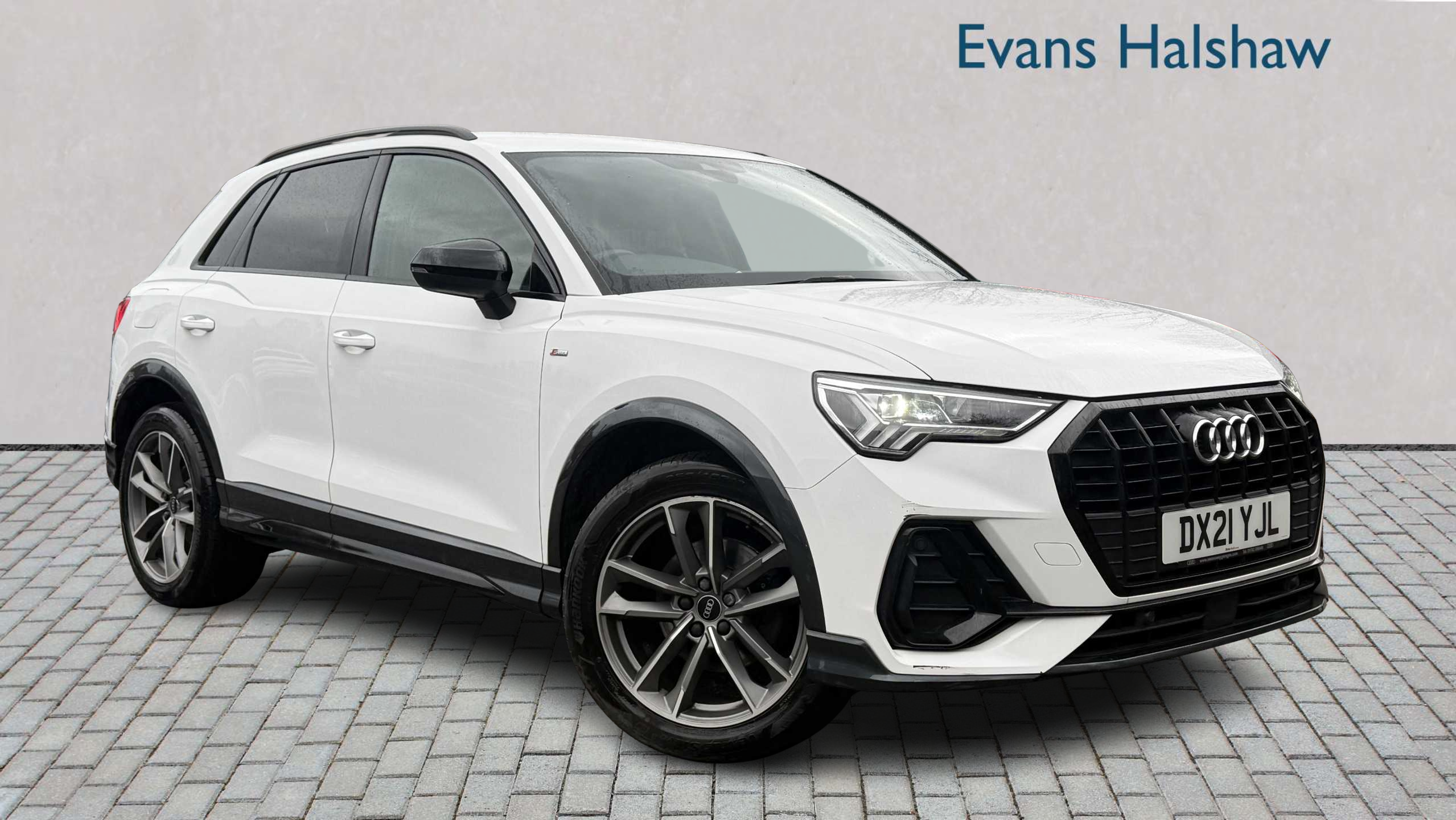Main listing image - Audi Q3